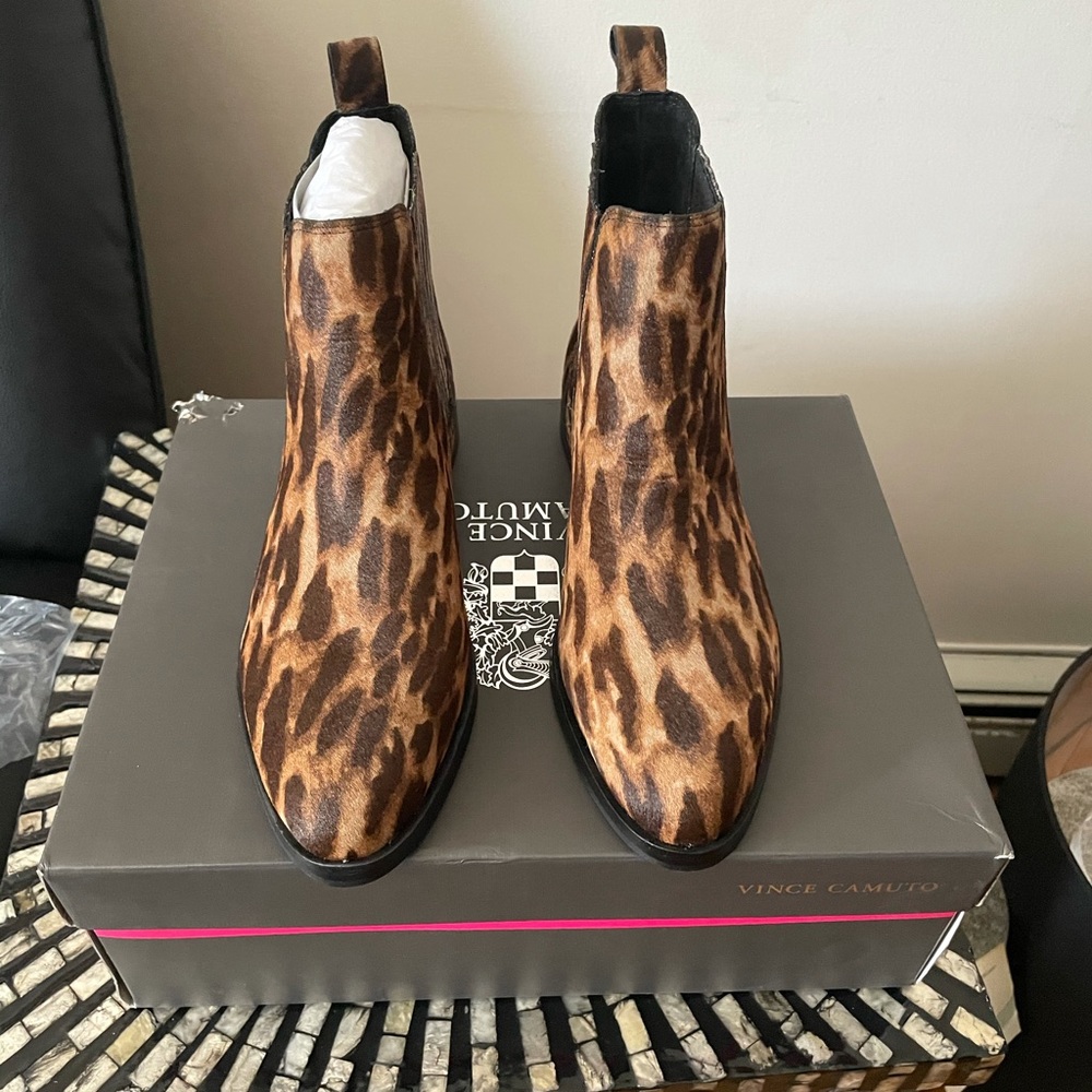 NWOT Vince Camuto Boots